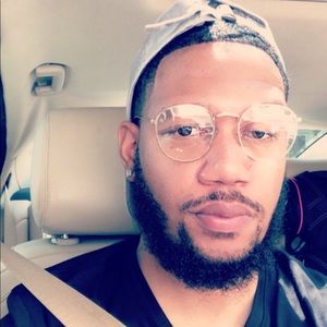 Meet your Posher, Larry